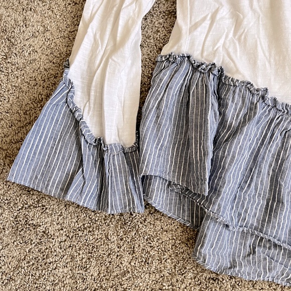 Cinq à Sept White Long Sleeve with pinstripe ruffle details, Size Small - Picture 2 of 4